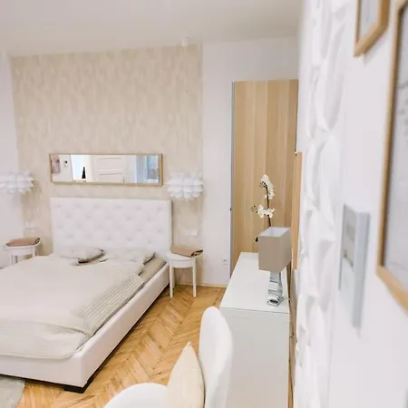 Apartment Stylish At Parliament Budapest