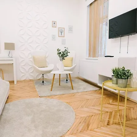 Apartman Stylish At Parliament